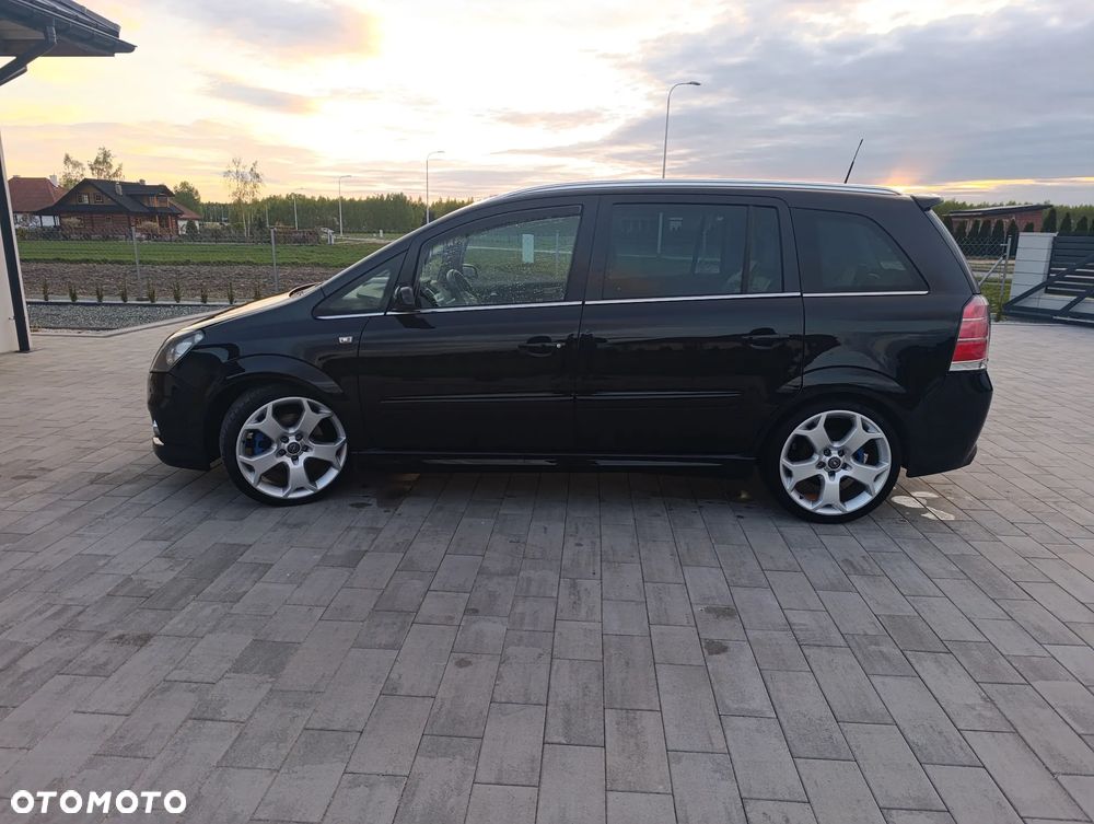 Opel Zafira OPC - 4