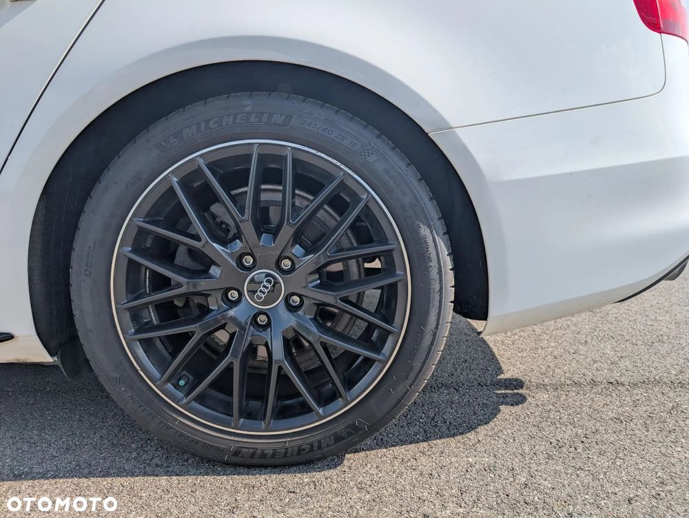 Audi A4 Limousine 2.0 TFSI ultra S tronic design - 13