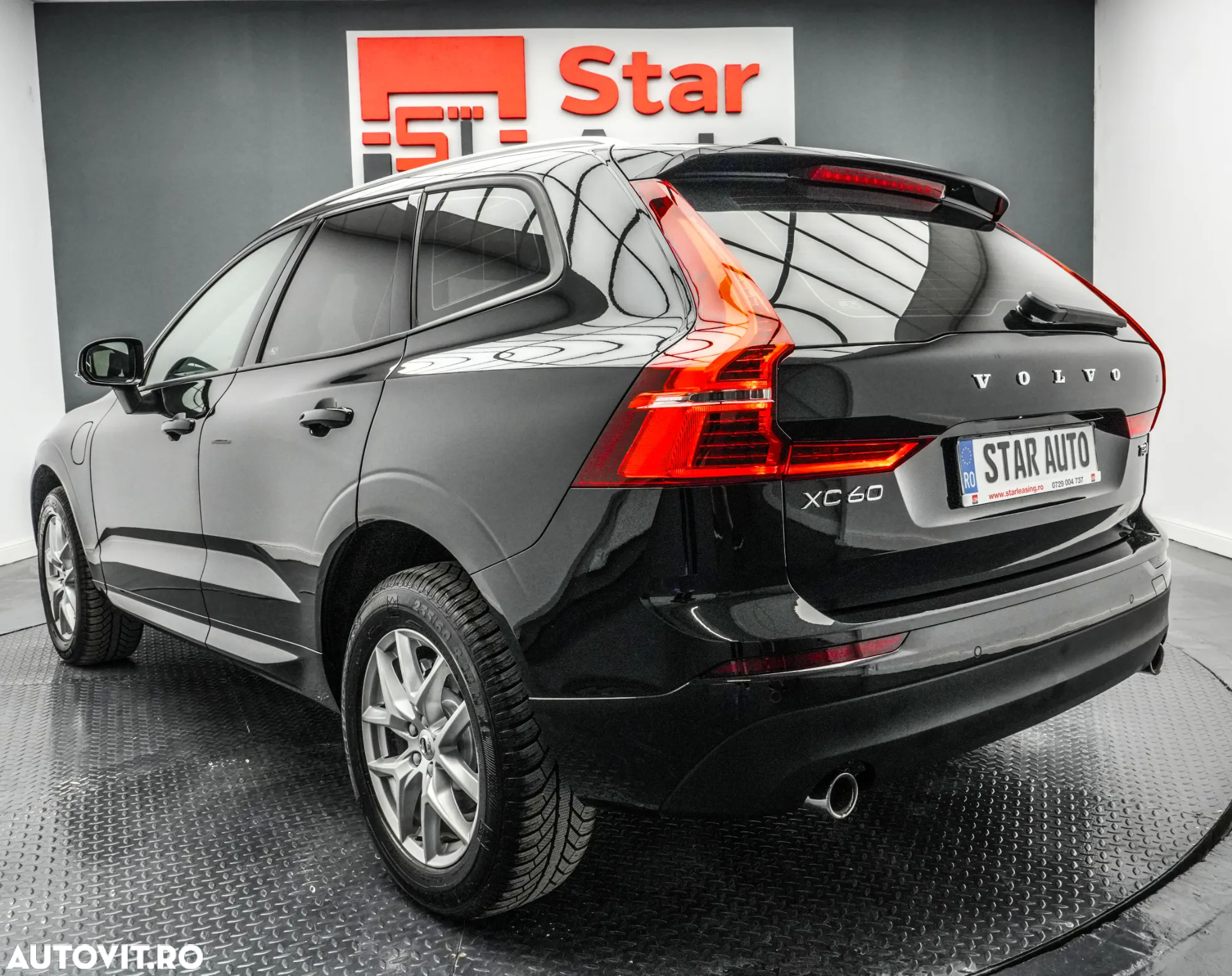 Volvo XC 60 T8 Twin Engine AWD Momentum Pro - 5
