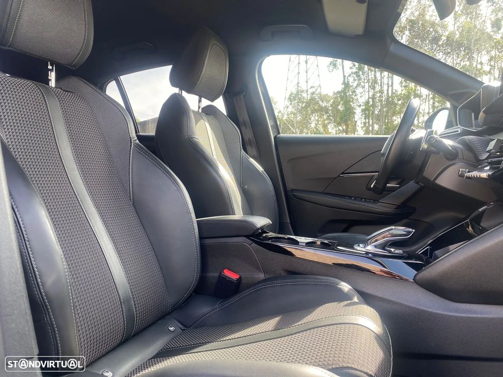 Peugeot 208 1.2 PureTech GT Line EAT8 - 11