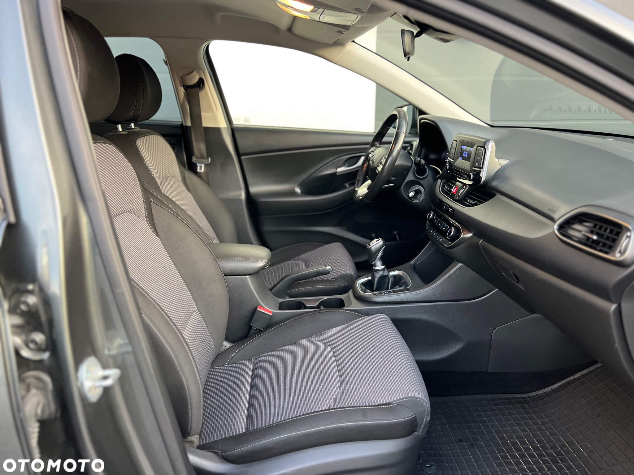 Hyundai i30 1.6 D Classic + - 25
