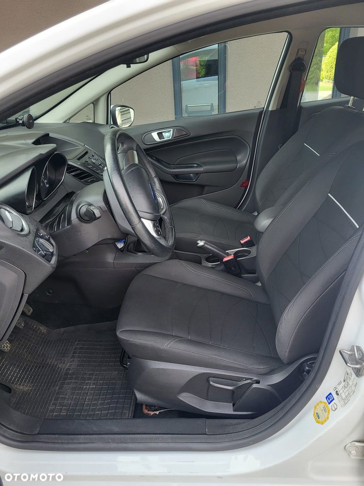 Ford Fiesta 1.4 Trend - 12
