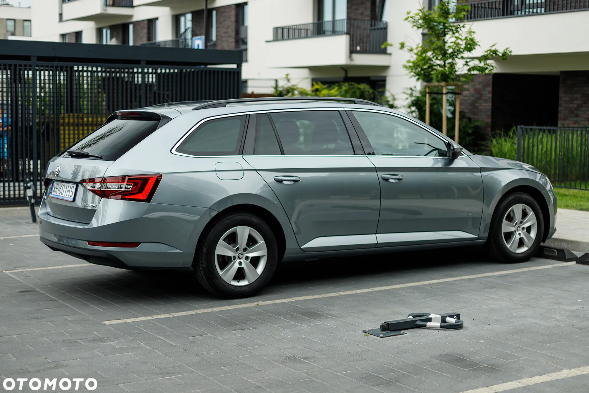 Skoda Superb 2.0 TDI Sportline - 4
