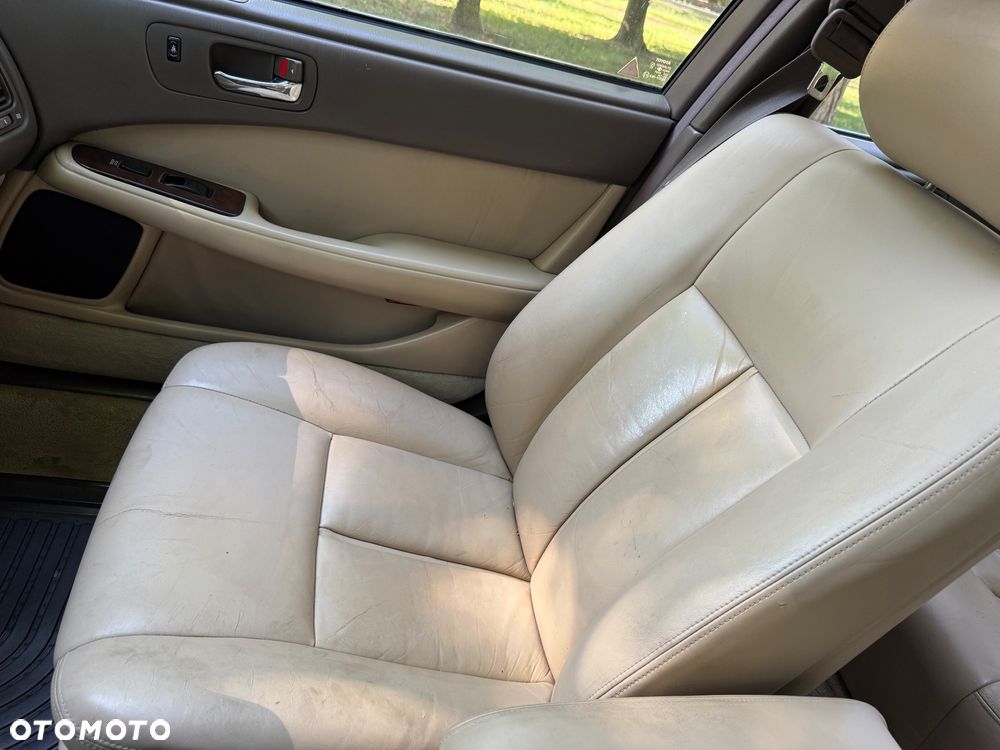 Lexus LS - 30