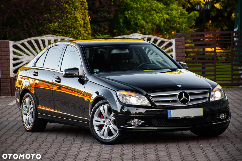 Mercedes-Benz Klasa C 200 T (BlueEFFICIENCY) 7G-TRONIC Avantgarde - 2