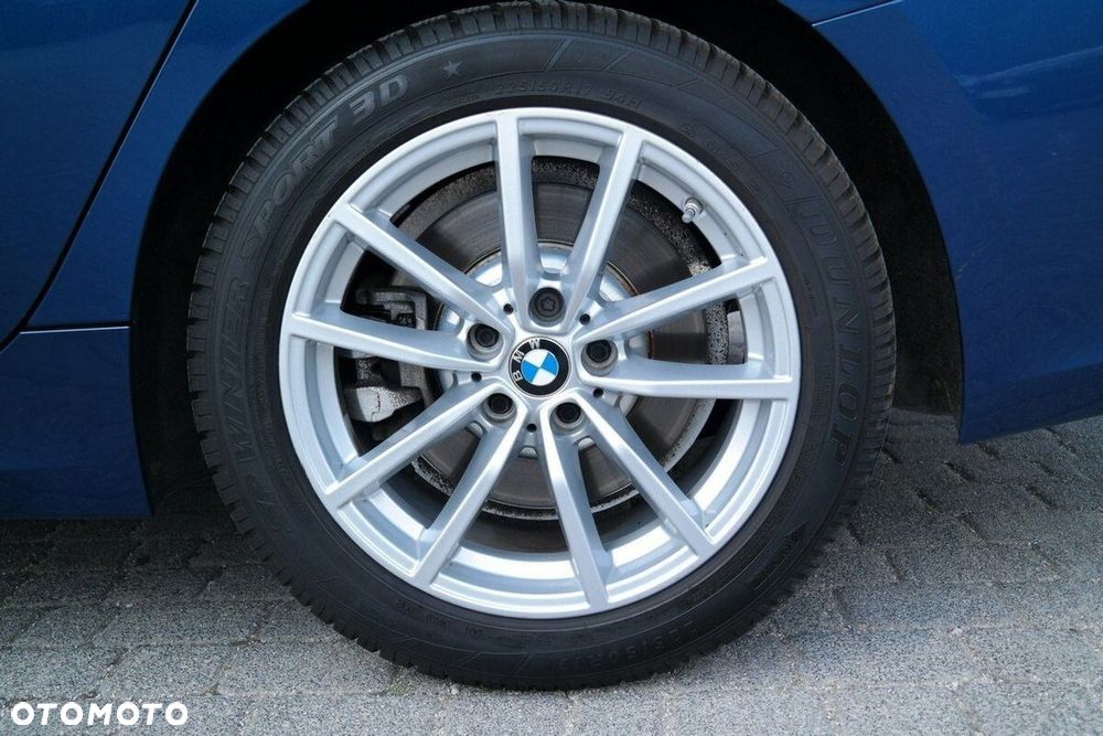 BMW Seria 3 330i Advantage sport - 39