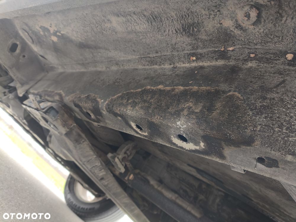 Suzuki Grand Vitara 2.0 Comfort + - 35