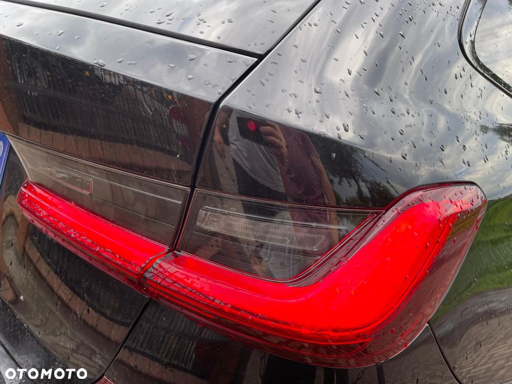 BMW Seria 3 330e M Sport sport - 31