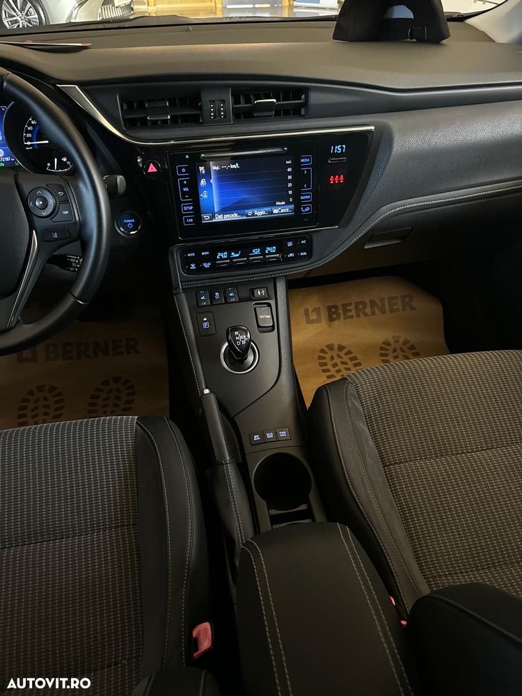 Toyota Auris 1.8 VVT-i Hybrid Automatik Touring Sports Team Deutschland - 19