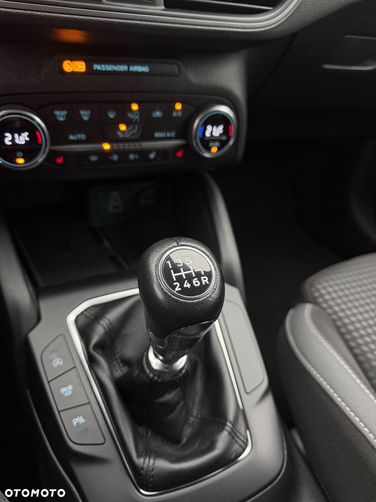 Ford Focus 1.0 EcoBoost Start-Stopp-System COOL&CONNECT DESIGN - 25