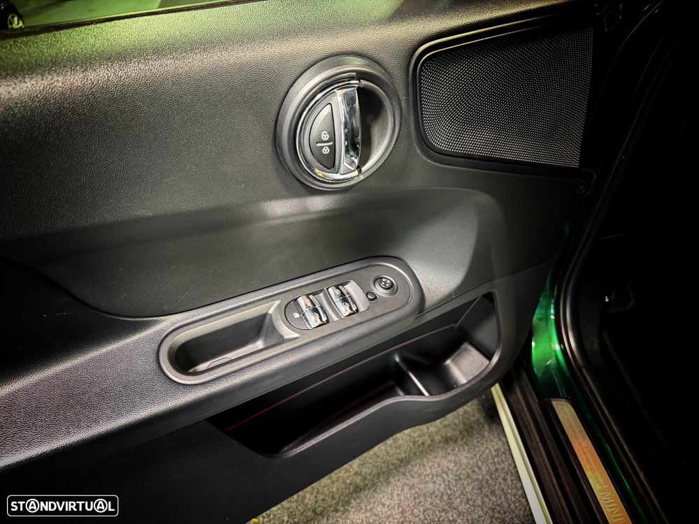 MINI Countryman Cooper D ALL4 Auto - 17