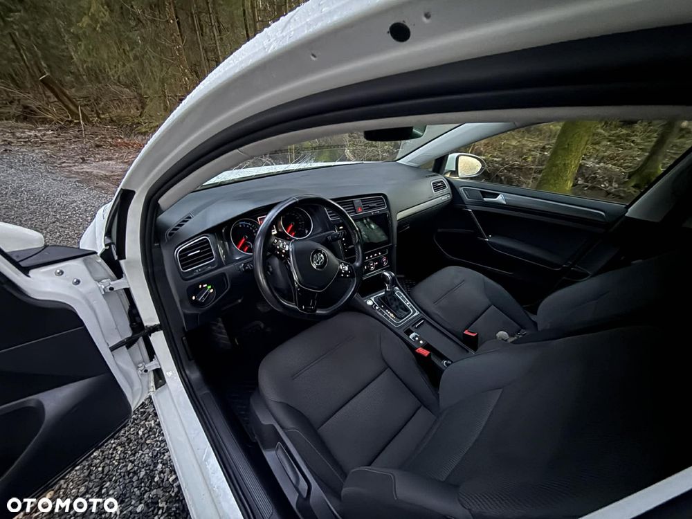 Volkswagen Golf - 4