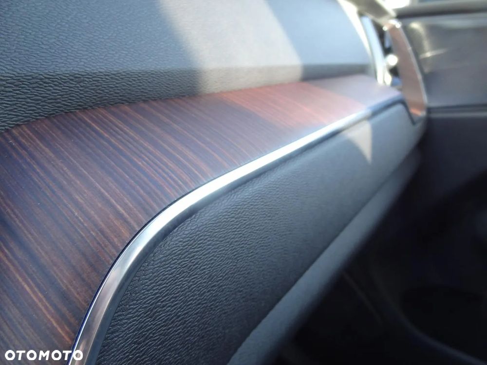 Volvo XC 60 B5 B AWD Geartronic RDesign - 34