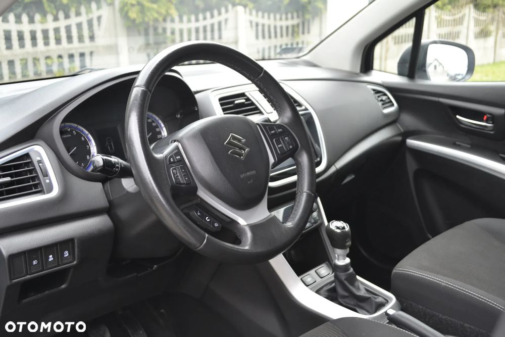 Suzuki SX4 - 25