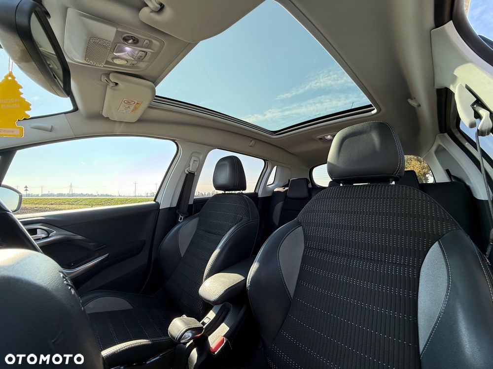 Peugeot 2008 1.2 Pure Tech GPF Allure S&S EAT6 - 9