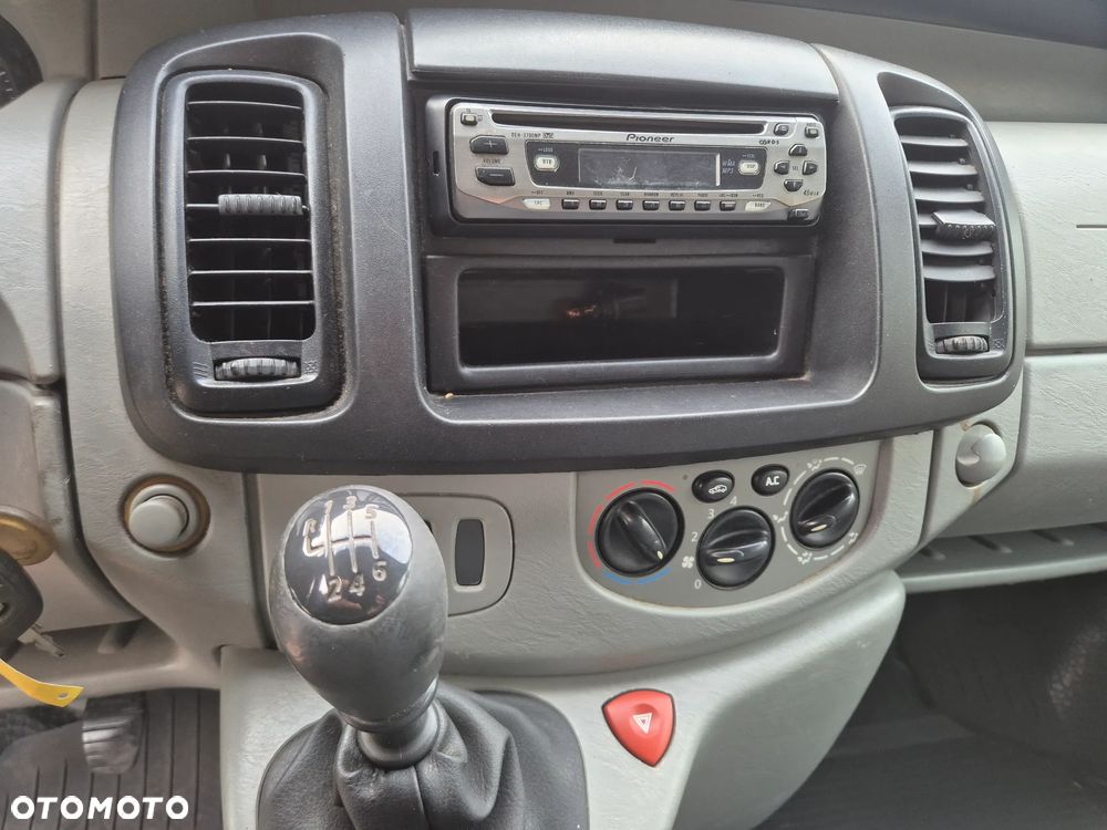 Renault Trafic - 21