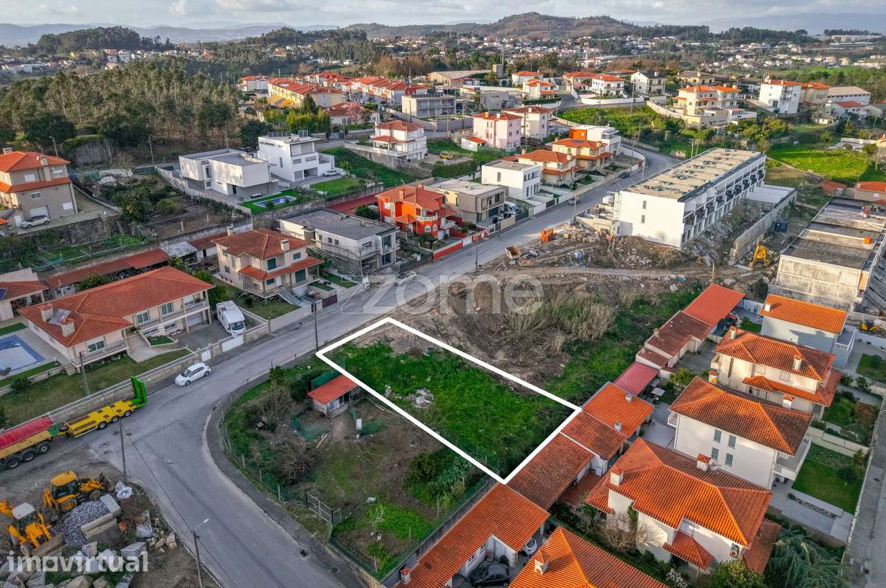Moradia T3 nova · 3 suites · Lote individual · Vimieiro, Braga - Grande imagem: 2/25