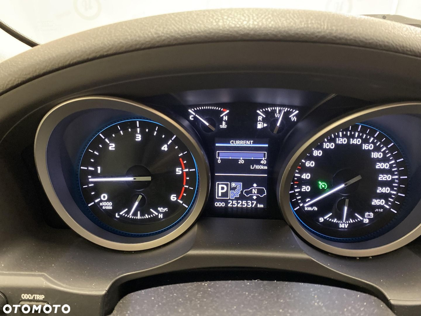 Toyota Land Cruiser - 16