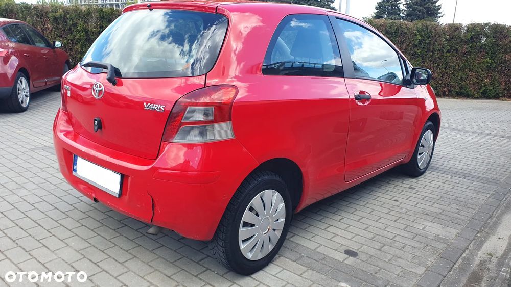 Toyota Yaris - 4