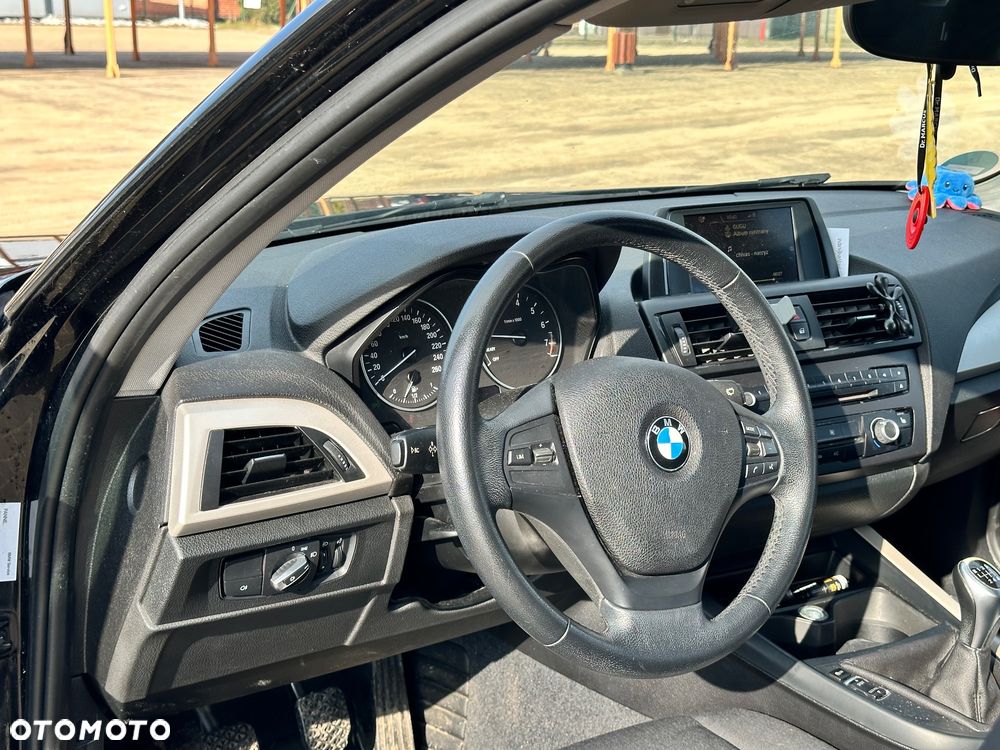 BMW Seria 1 116i - 8