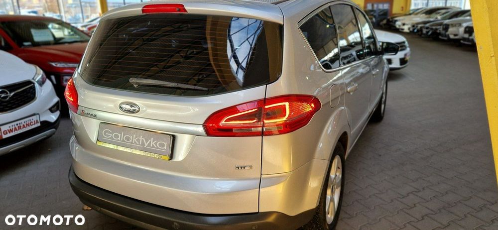 Ford S-Max - 9