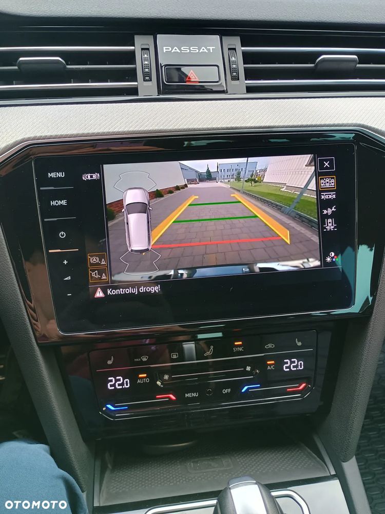 Volkswagen Passat Variant 2.0 TDI SCR DSG Elegance - 16