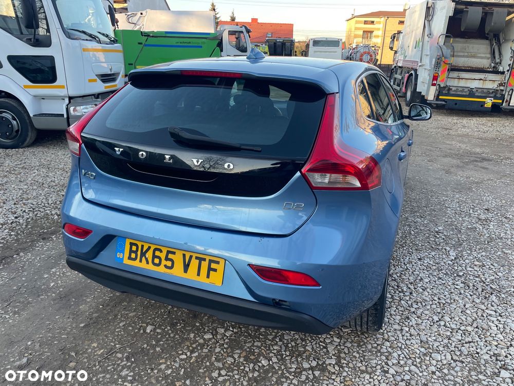 Volvo V40 D2 - 10