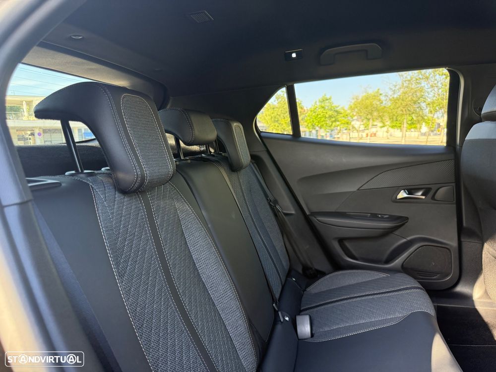 Peugeot e-2008 Allure - 47