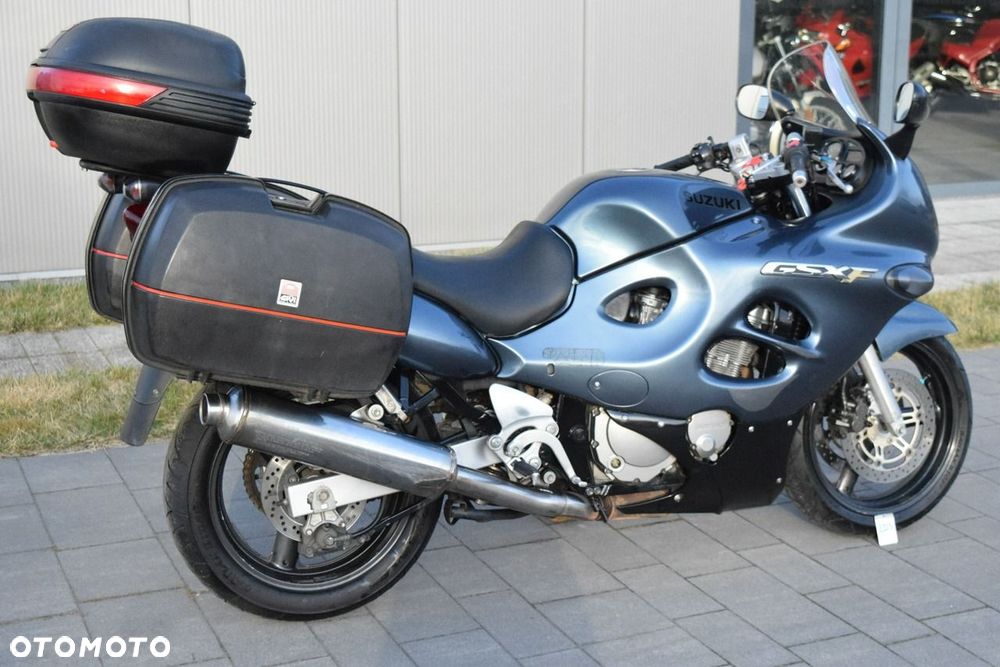 Suzuki GSX - 2
