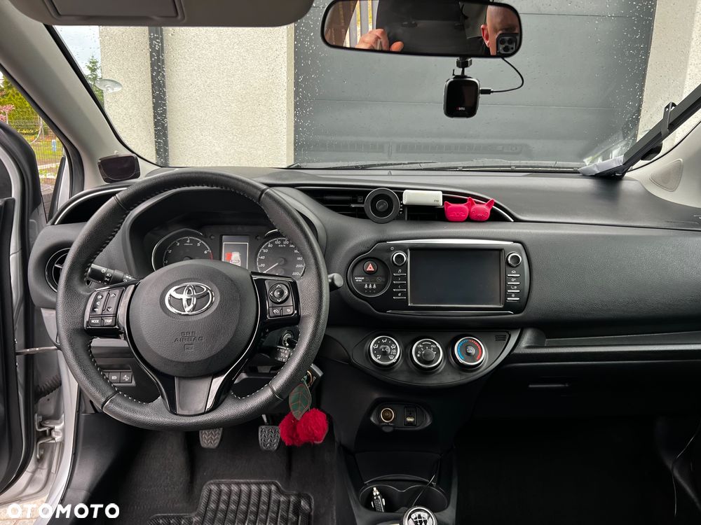 Toyota Yaris 1.5 Premium - 14