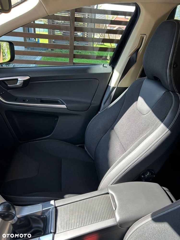 Volvo XC 60 D4 Momentum - 13
