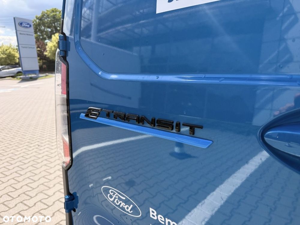 Ford Transit Courier - 15
