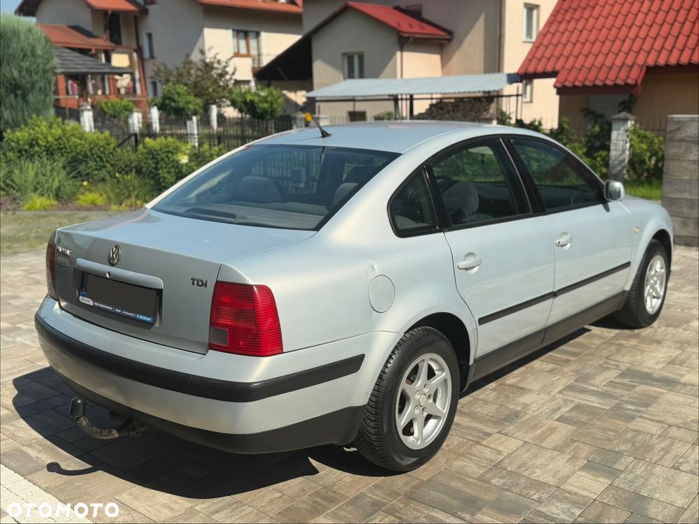 Volkswagen Passat 1.9 TDI CL - 4