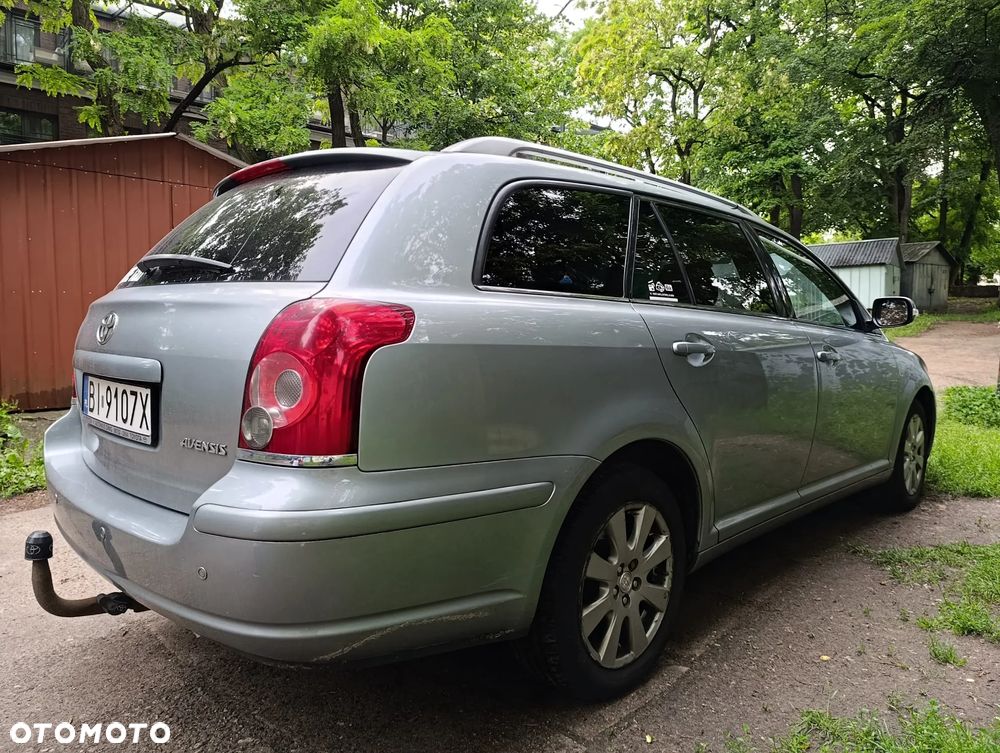 Toyota Avensis 1.8 VVT-i Combi - 9