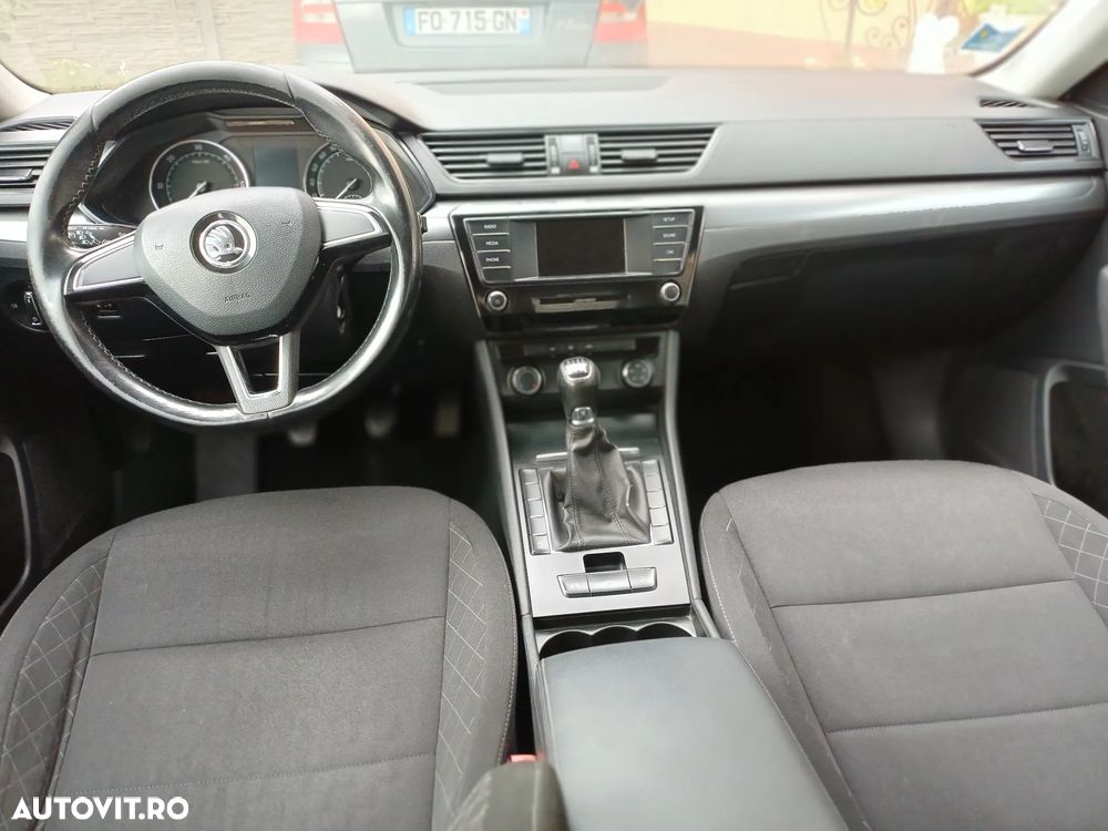 Skoda Superb 1.6 TDI Ambition - 6