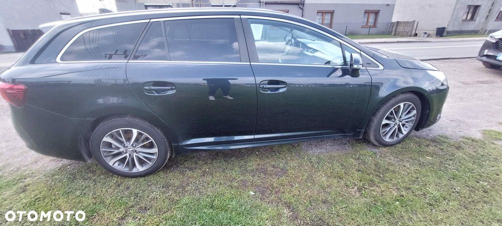 Toyota Avensis 2.0 D-4D Premium - 8