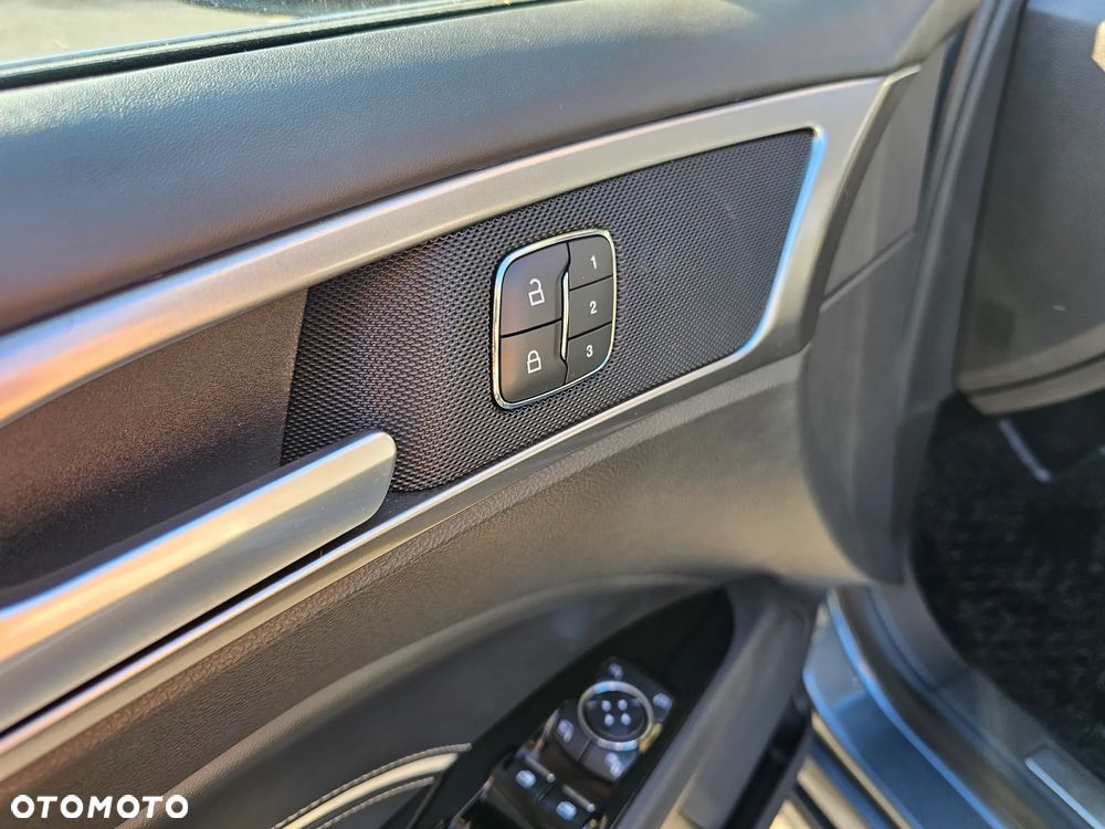 Ford Mondeo 2.0 Hybrid Vignale - 13