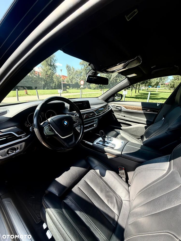 BMW Seria 7 730d - 28