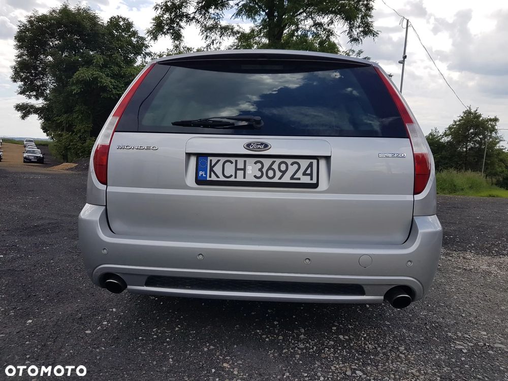 Ford Mondeo 3.0 V6 ST 220 - 12