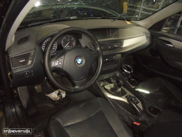 Carro MOT: N47D20C CXVEL:APR  5533761  BMW X1 E84 2011 18D 143CV 5P PRETO DIESEL - 4