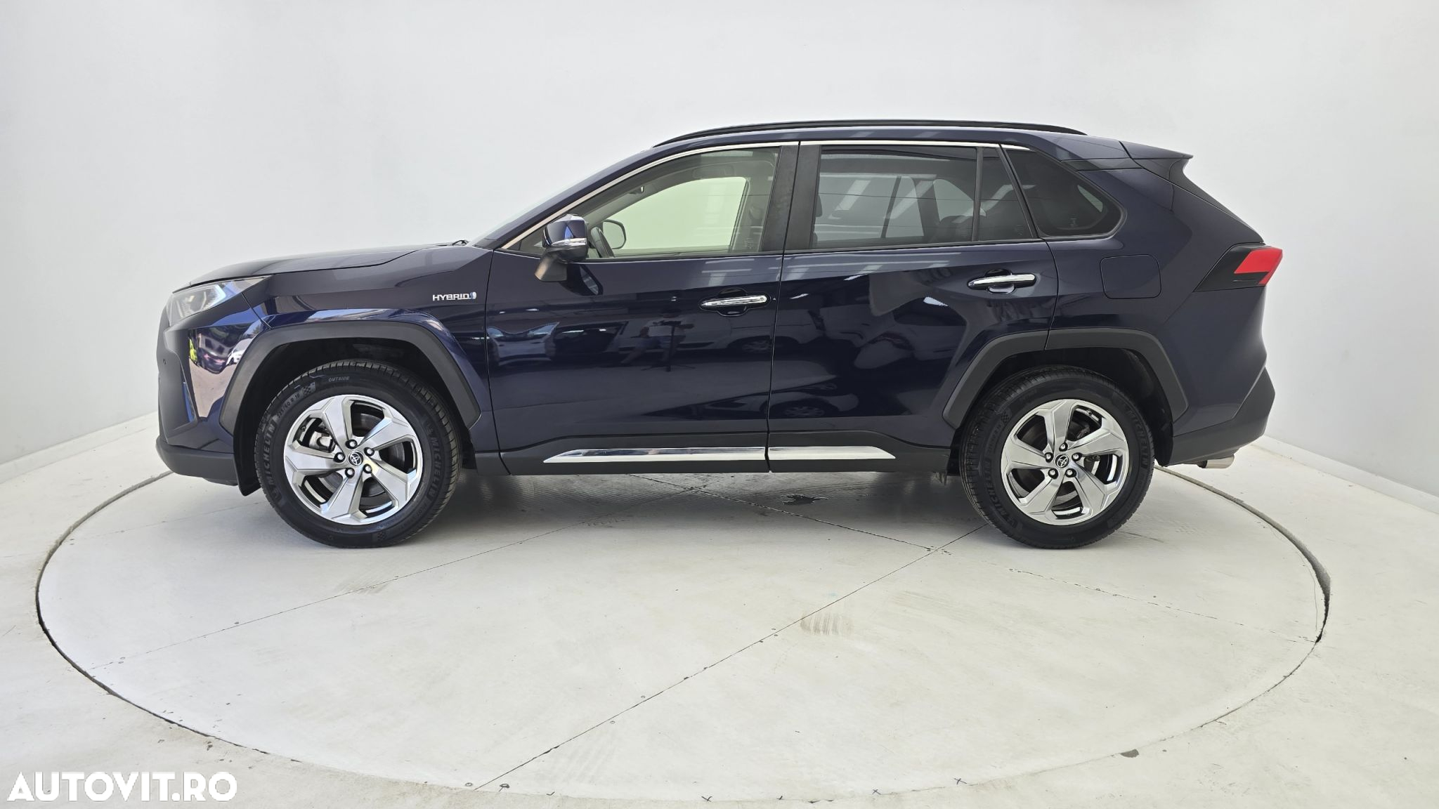 Toyota RAV4 - 9