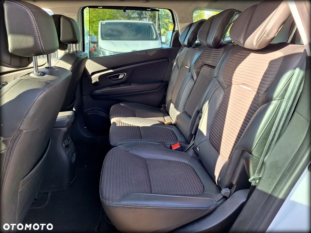 Renault Scenic 1.3 TCe FAP Bose EDC - 9