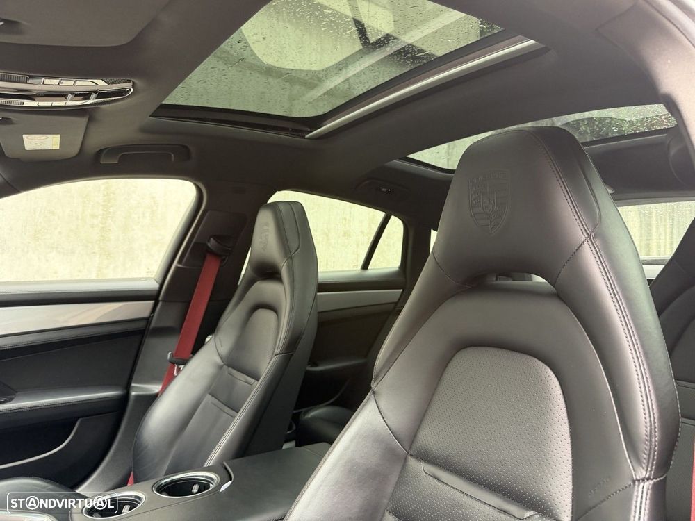 Porsche Panamera 4 E-Hybrid Platinum Edition - 16