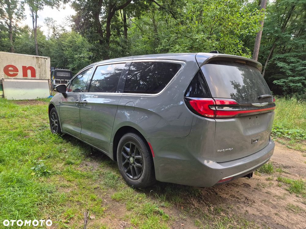 Chrysler Pacifica - 32