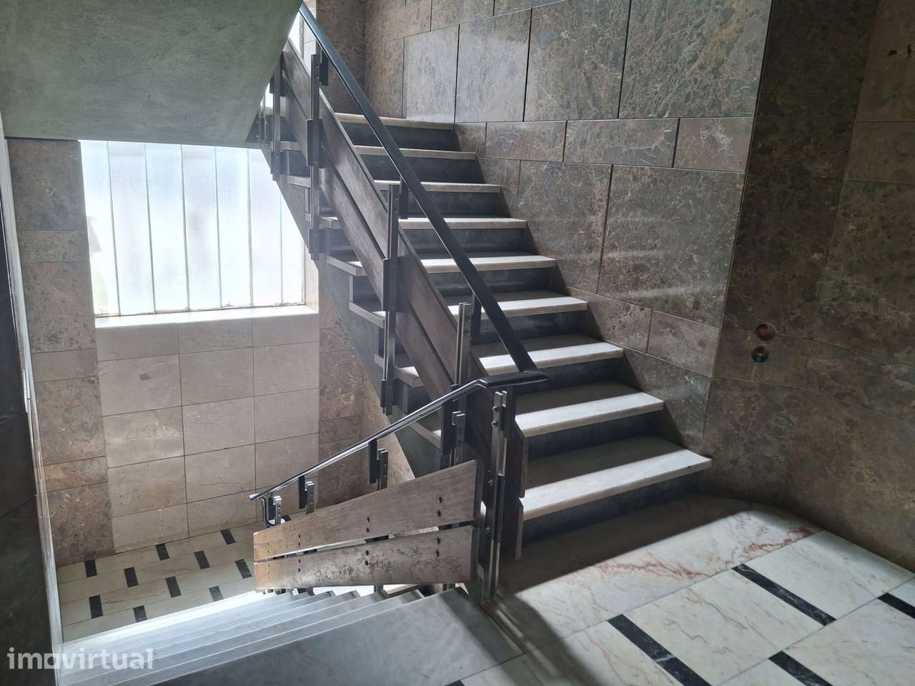 Arrenda-se  T3-Renovado junto ao Metro do Campo 24 Agosto- Porto - Grande imagem: 5/21