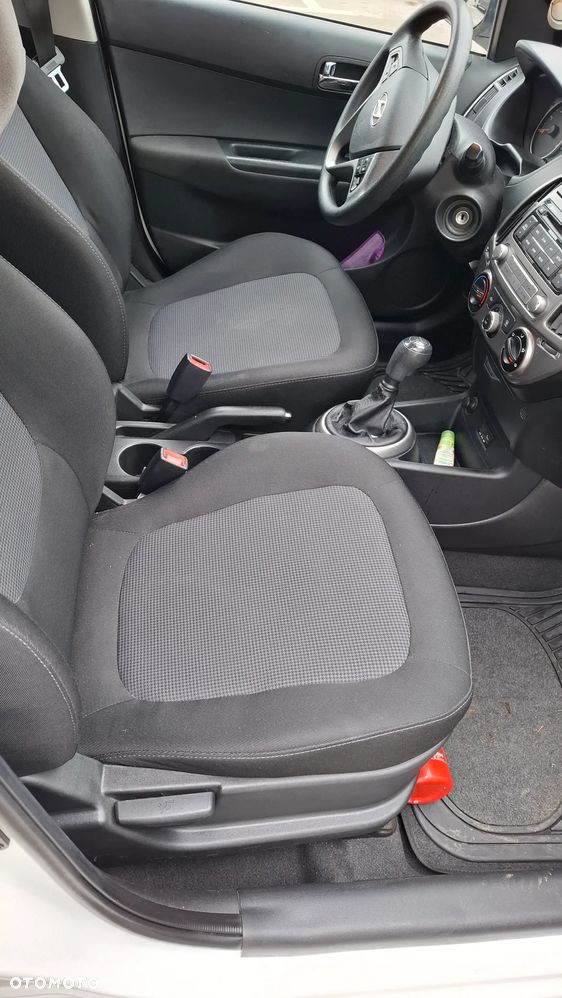 Hyundai i20 - 11