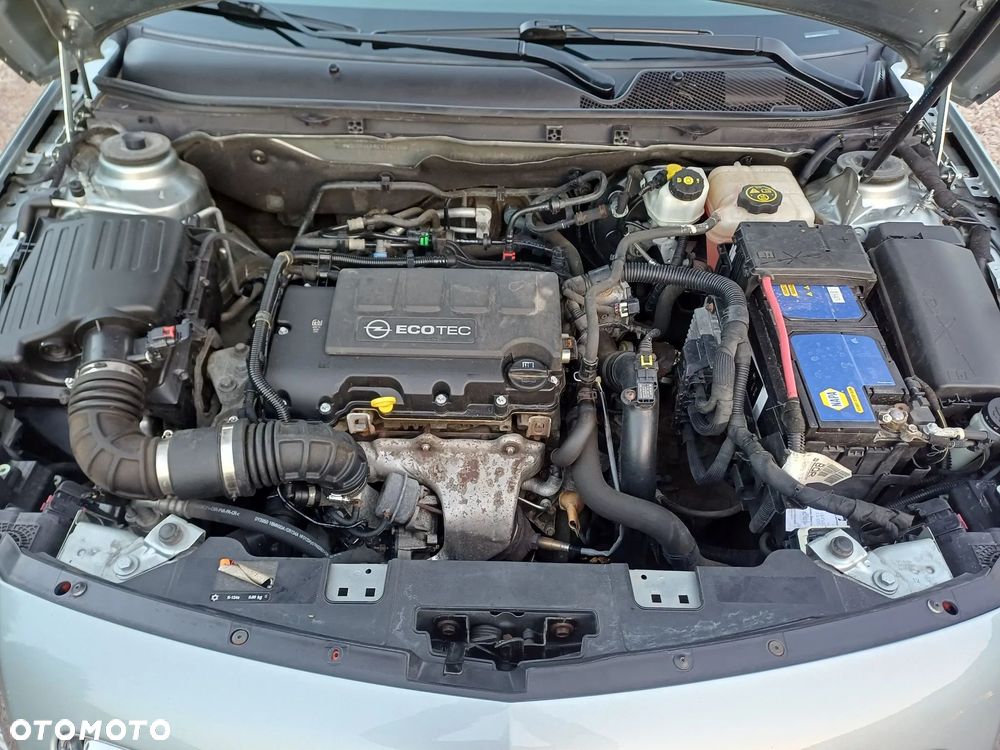 Opel Insignia 1.4 T Edition S&S - 10