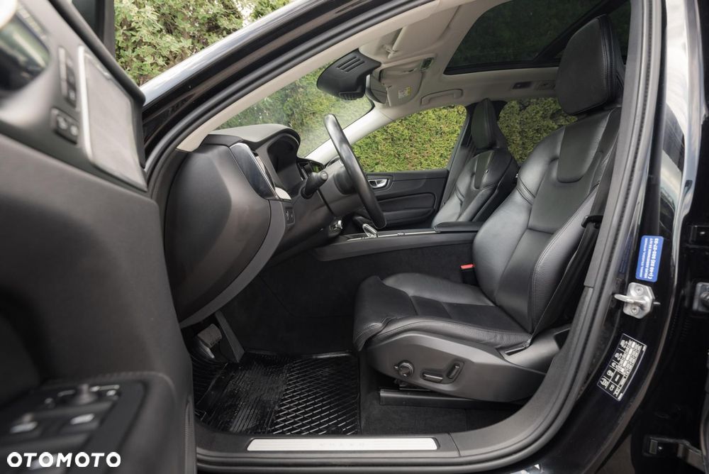 Volvo XC 60 B6 B AWD Ultimate Dark - 14