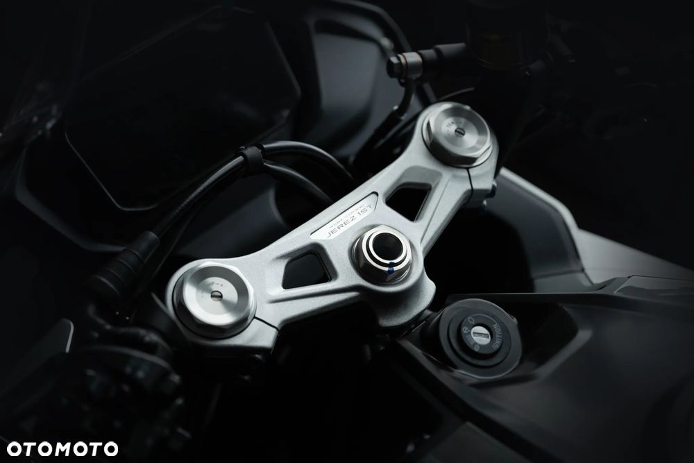 KOVE 350RR - 14