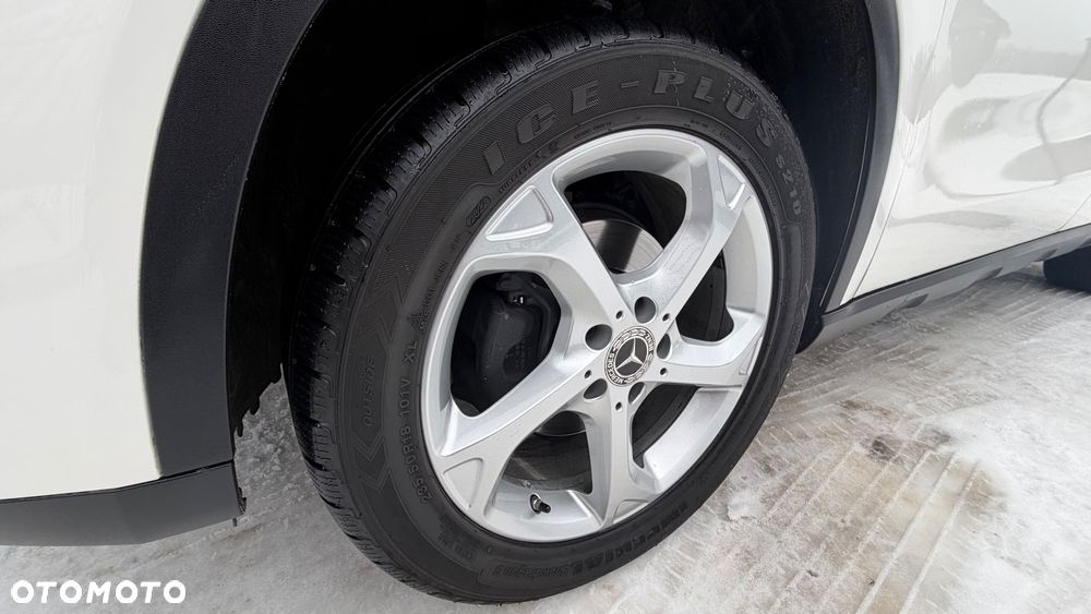 Mercedes-Benz GLA - 28